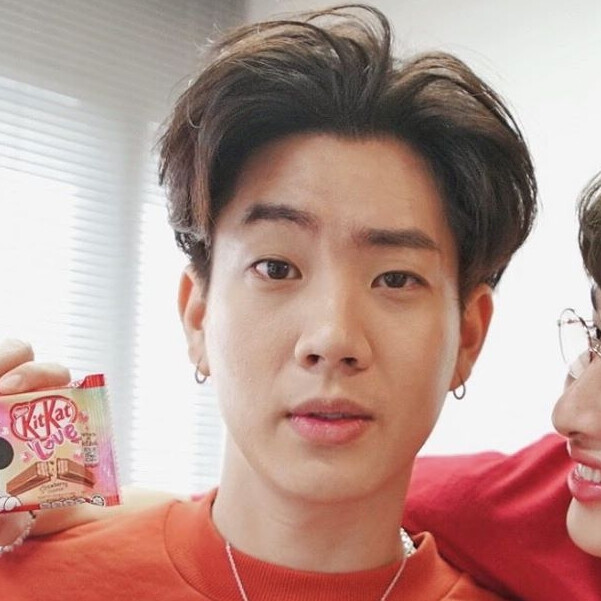 他泰让人一眼万年的外观：妞的鼻尖痣泡芙的笑眼文总的手