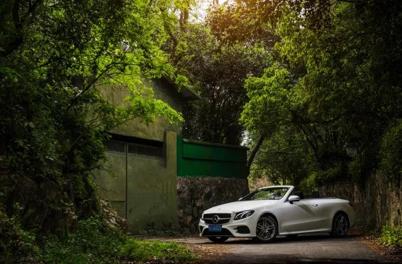 奔驰e200敞篷和硬顶哪个好,奔驰e200敞篷哪款