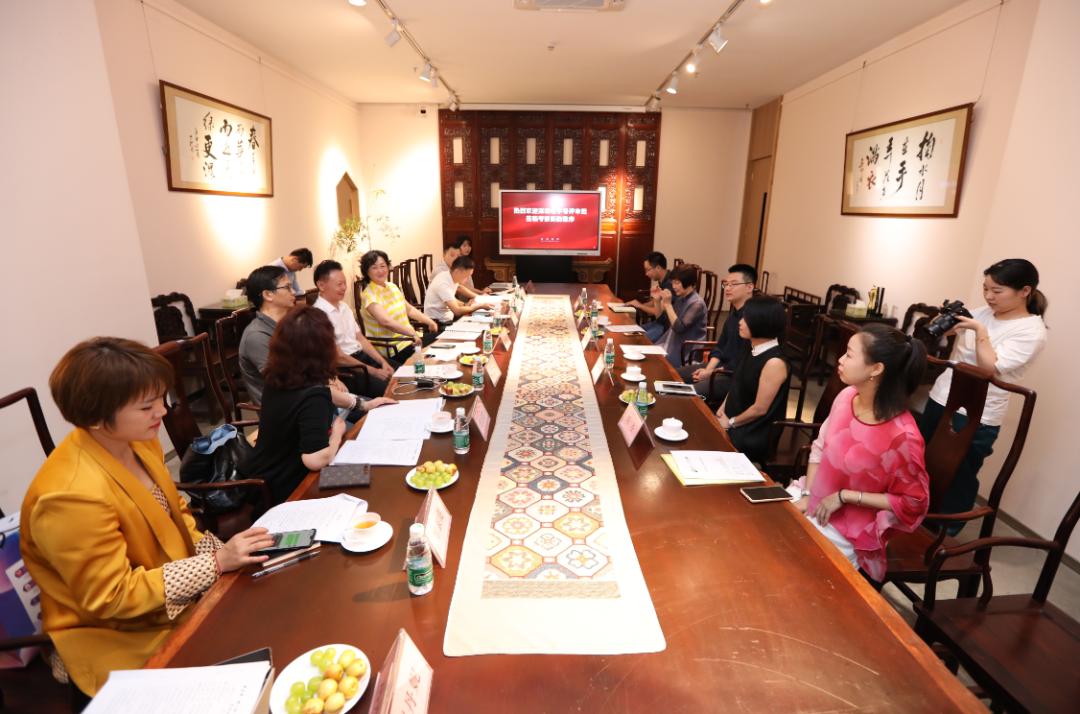 衡韵一线品牌,深圳衡韵服饰