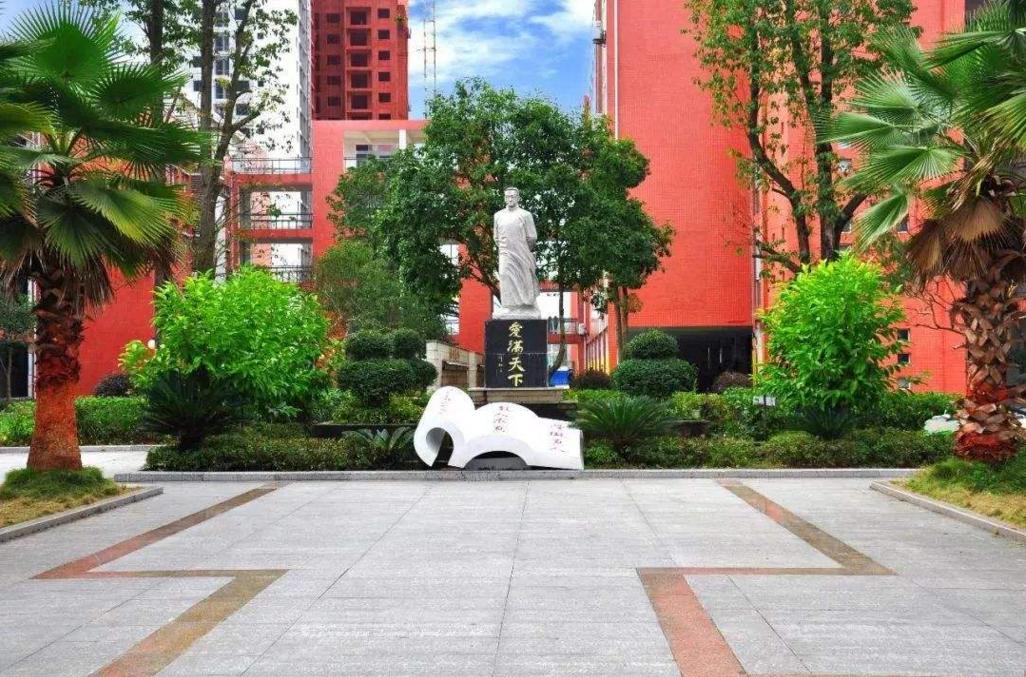 重庆比较优秀的4所高中，实力强口碑好，堪称重点大学培养基地