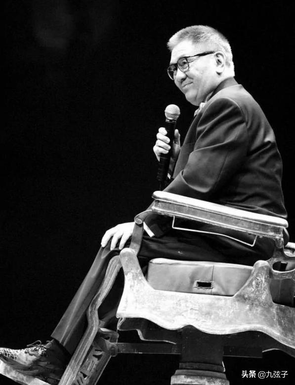 满口脏话的音乐鬼才，一婚出轨二婚娶小娇妻，63岁去世活成了传奇