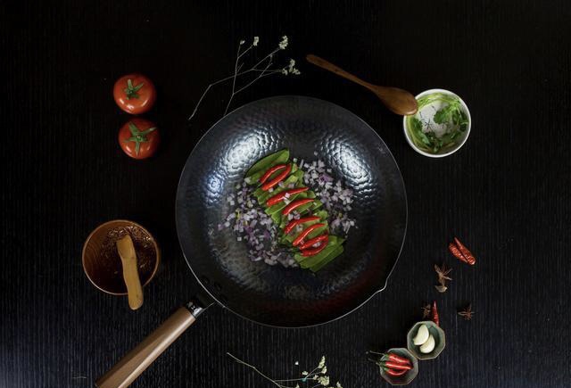 铁锅如何开锅及保养正确方法,新锅的正确开锅方法家用铁锅