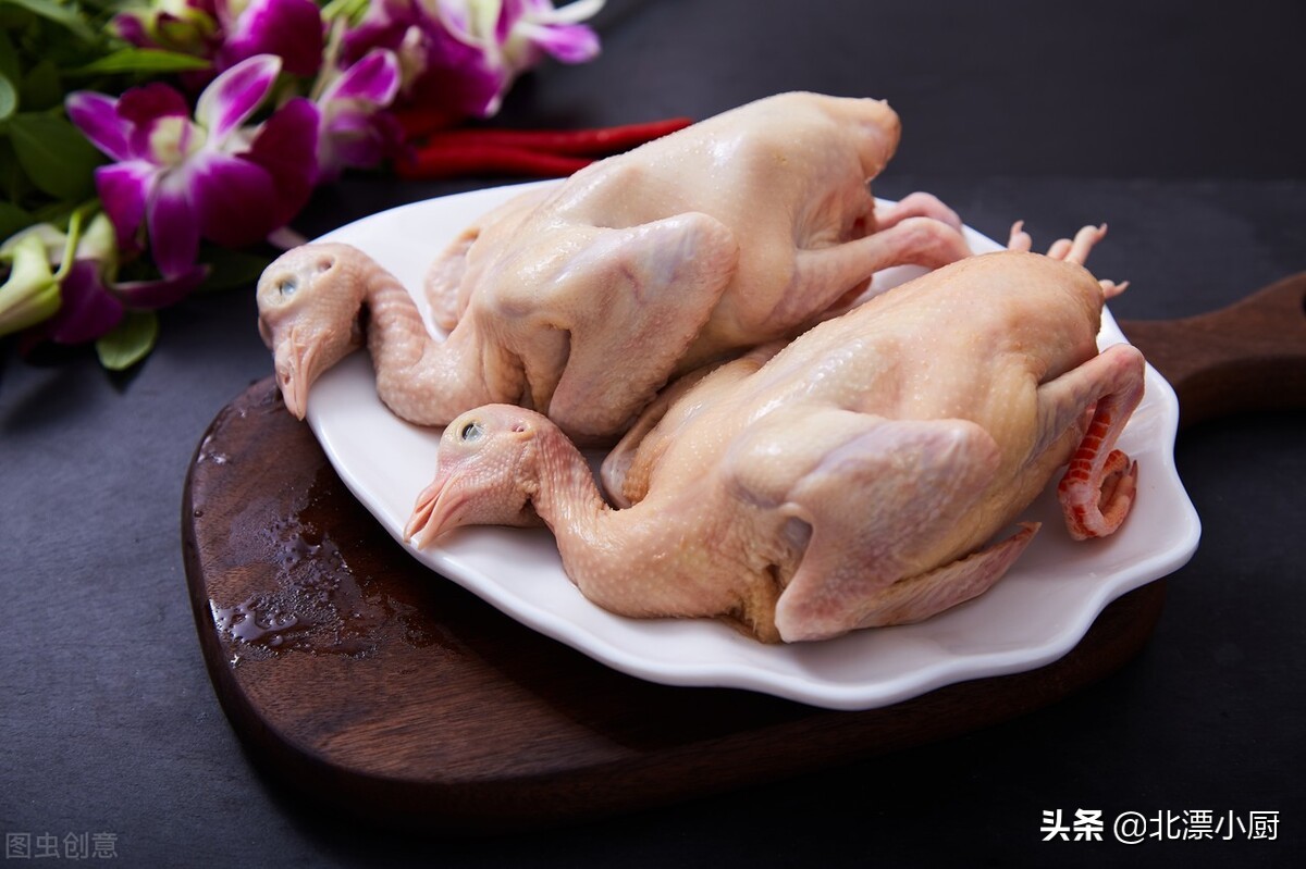 鸽子炖鸡汤怎么炖才能好喝,一鸽胜九鸡炖鸽子汤需要焯水吗