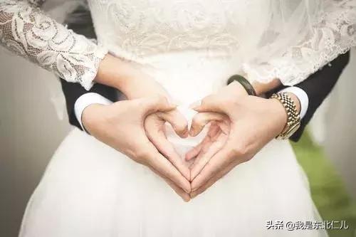 石头剪刀布520的手势,石头剪刀布倒过来念就是520