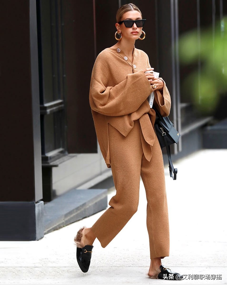 春节宅家睡衣当道，家居服也能时尚又舒适，明星示范居家时髦风