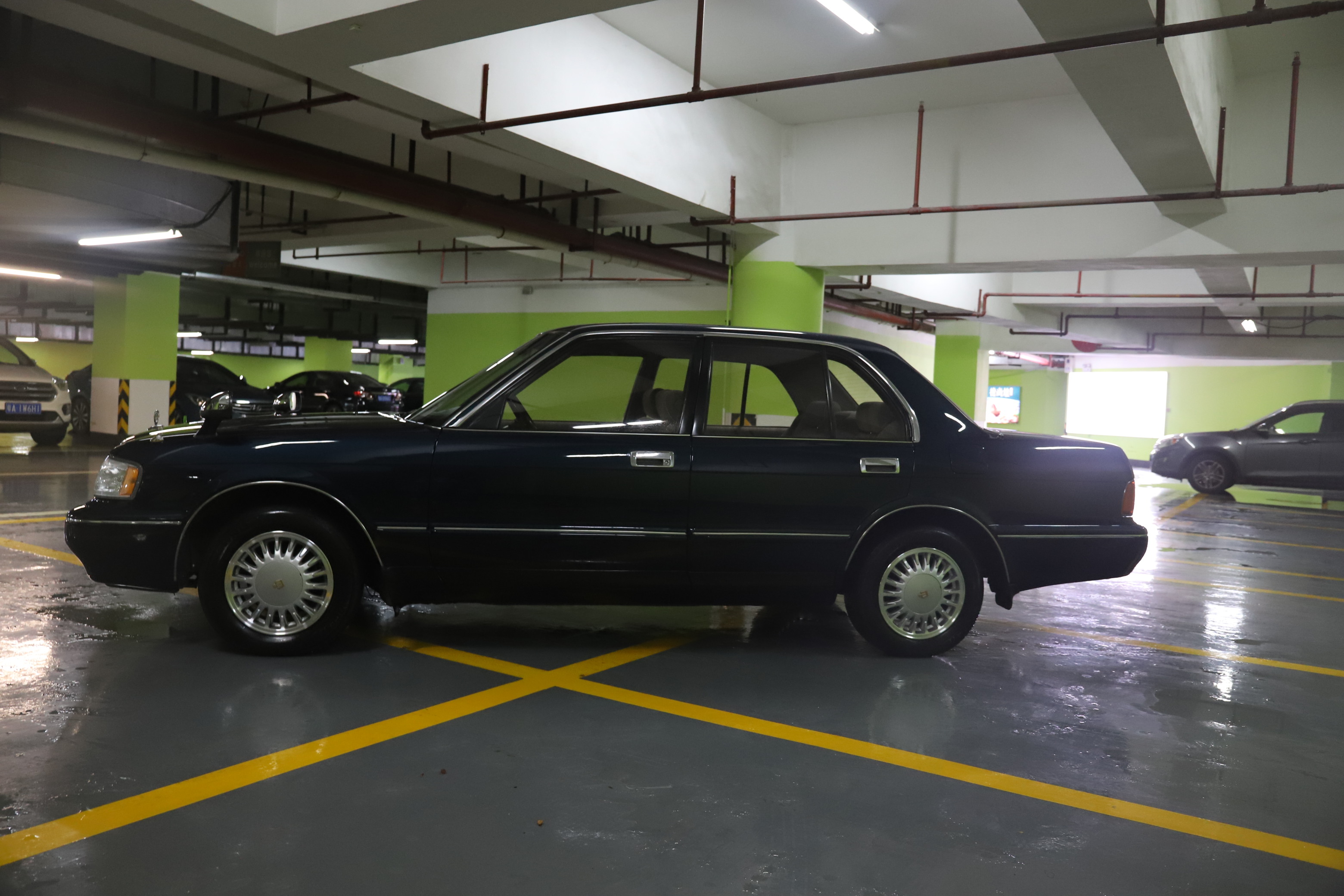 尽管饱经沧桑，但仍风采依旧！重温90年代丰田荣耀——皇冠133