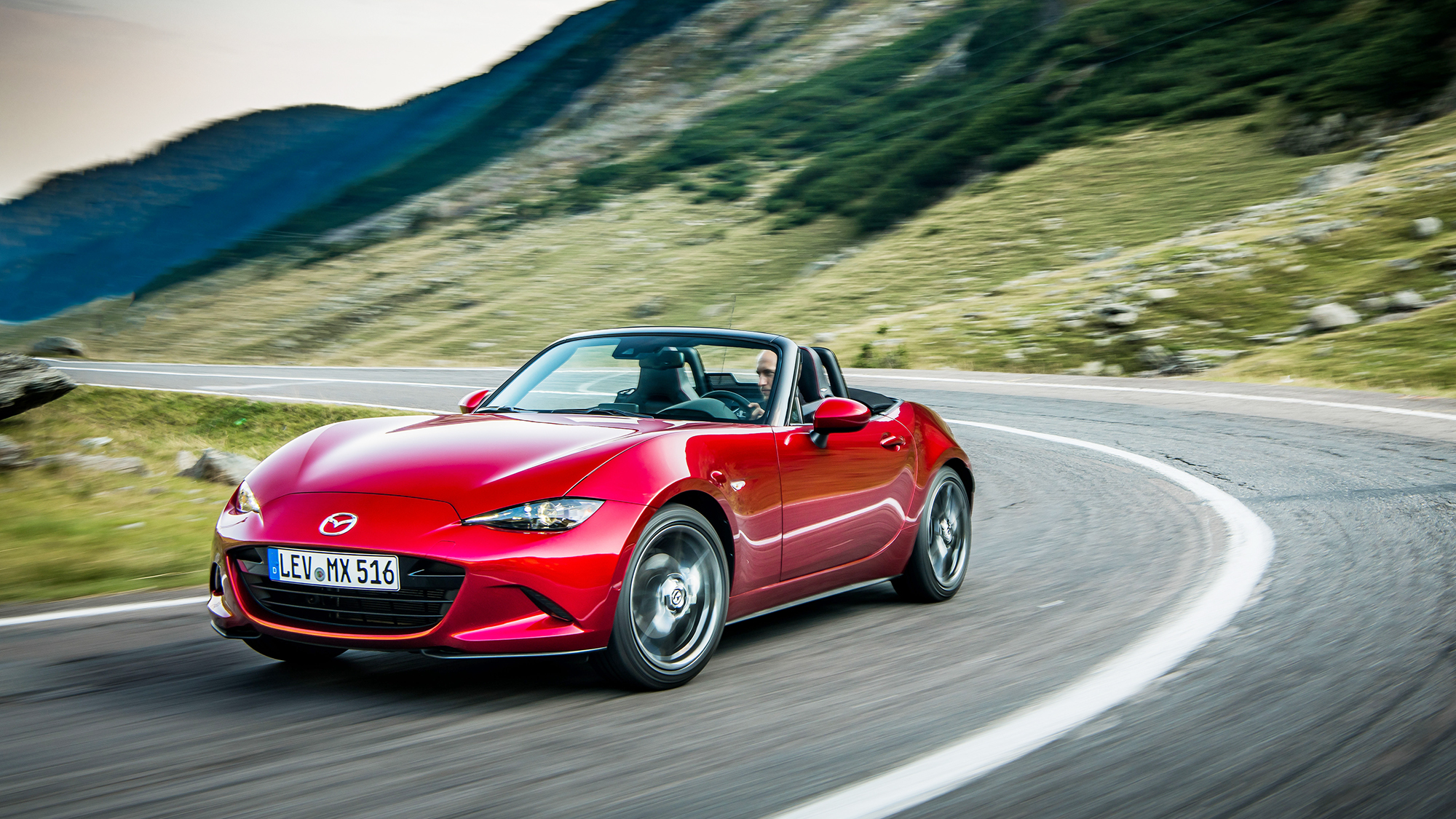 丰田皇冠是什么级别的车,丰田有个suv前面是皇冠