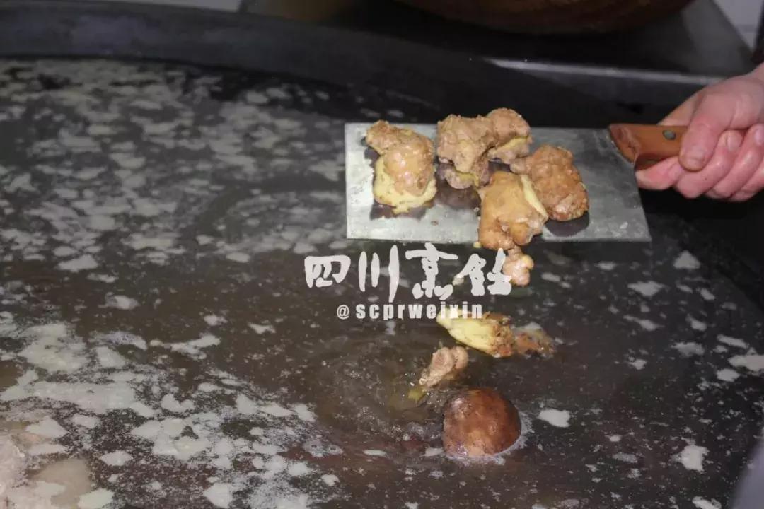 谁说火锅只有辣的好吃,火锅正宗牛油制作