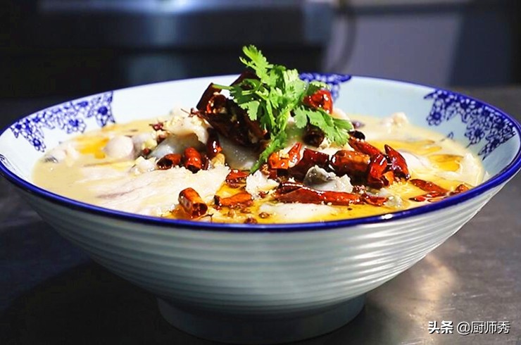 酸菜鱼的做法味道鲜美简单易学,家常版酸菜鱼汤鲜味美鱼肉嫩滑