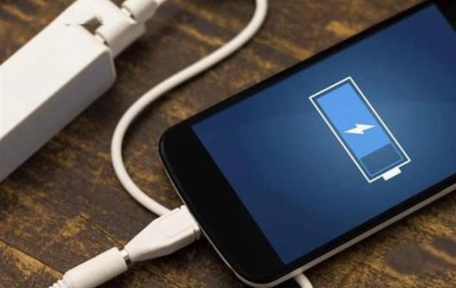 手机充电慢电量不耐用是怎么回事,手机电量过低提示尽量及时充电