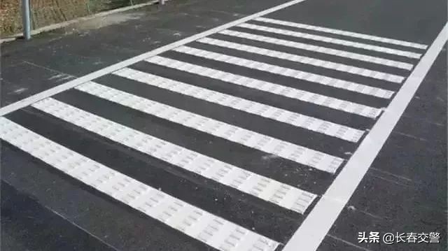 高速路标线图片大全详解,跑高速时这5种标线你一定要弄清