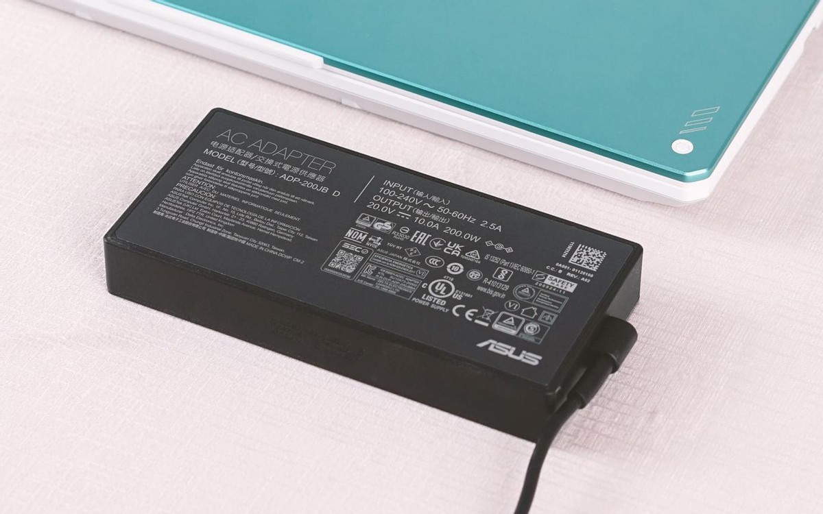 性能怪兽，5900HX+RTX3070，2.5K屏幕，华硕进阶版天选2笔电测评