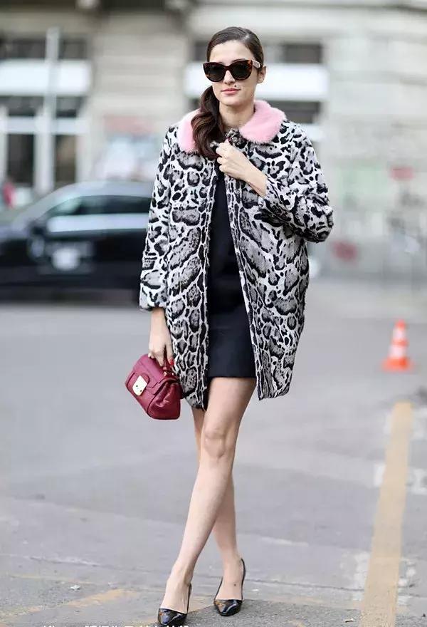 大衣＋连衣裙，你知道怎么穿好看吗？