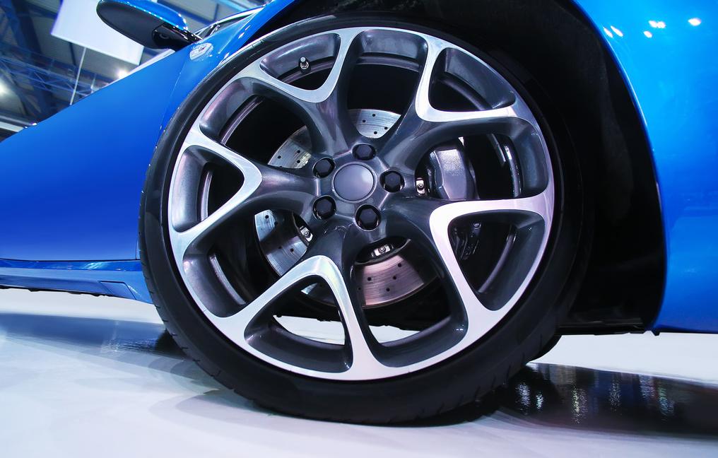 轮毂氧化变黄怎样处理,轮毂发白氧化不处理没事吧