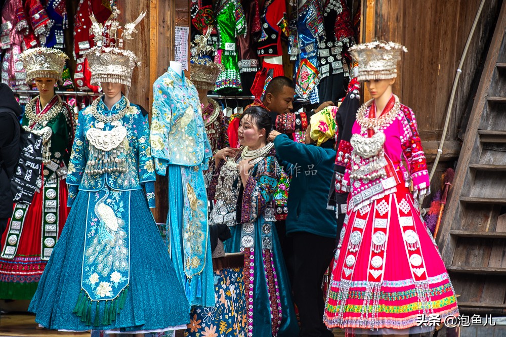 贵州租苗服多少钱,贵州景区租苗服