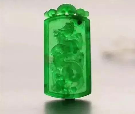 怎么买玉镯才能不会被坑,你的翡翠手镯买亏了吗