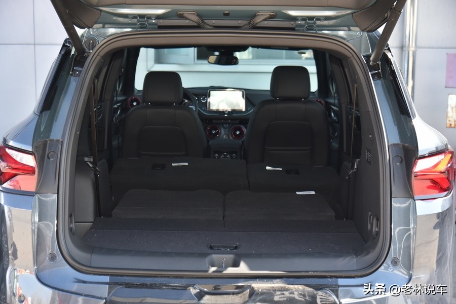 雪佛兰开拓者顶配四驱与次顶配,雪佛兰开拓者两驱低配深度测评