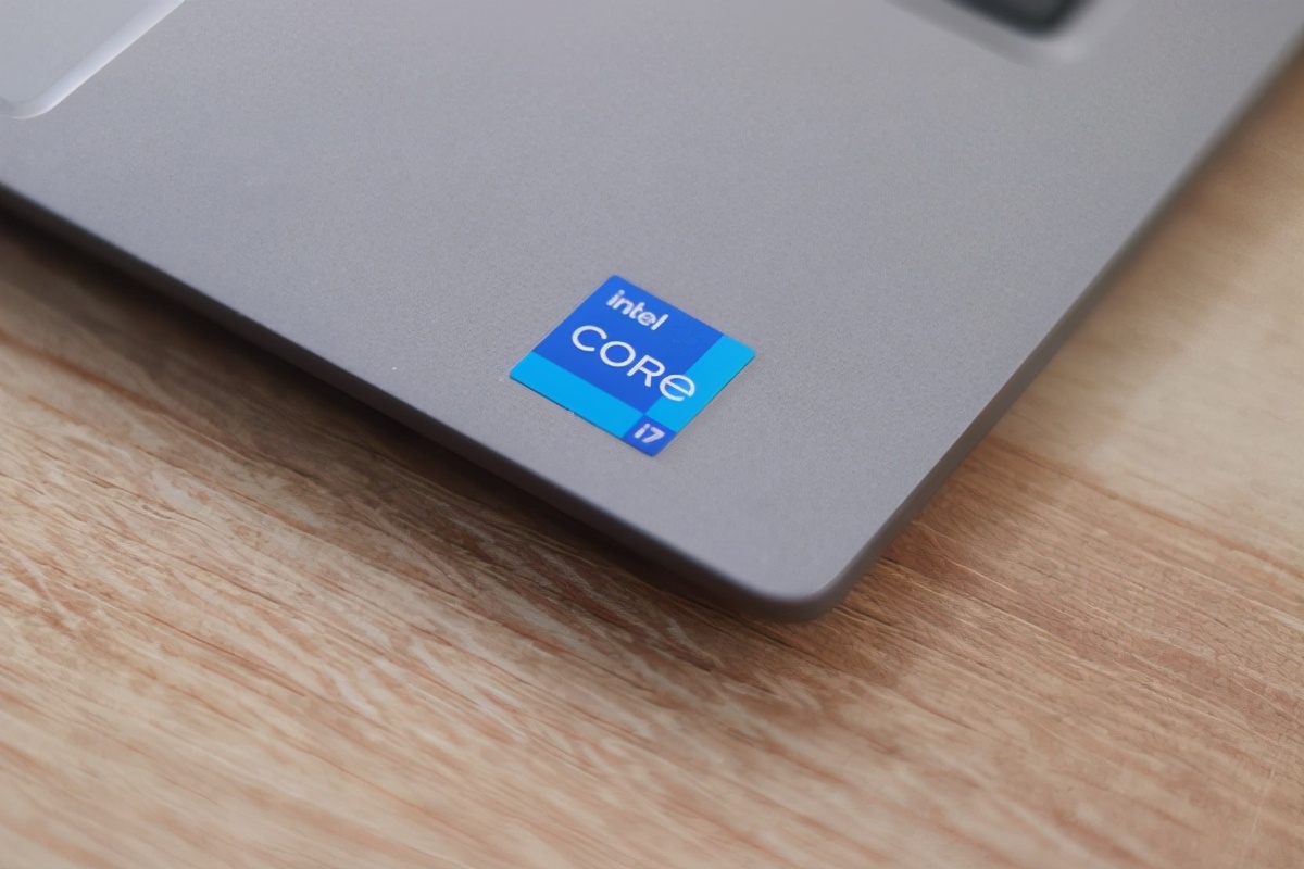 戴尔latitude5330二合一,latitude5320测评