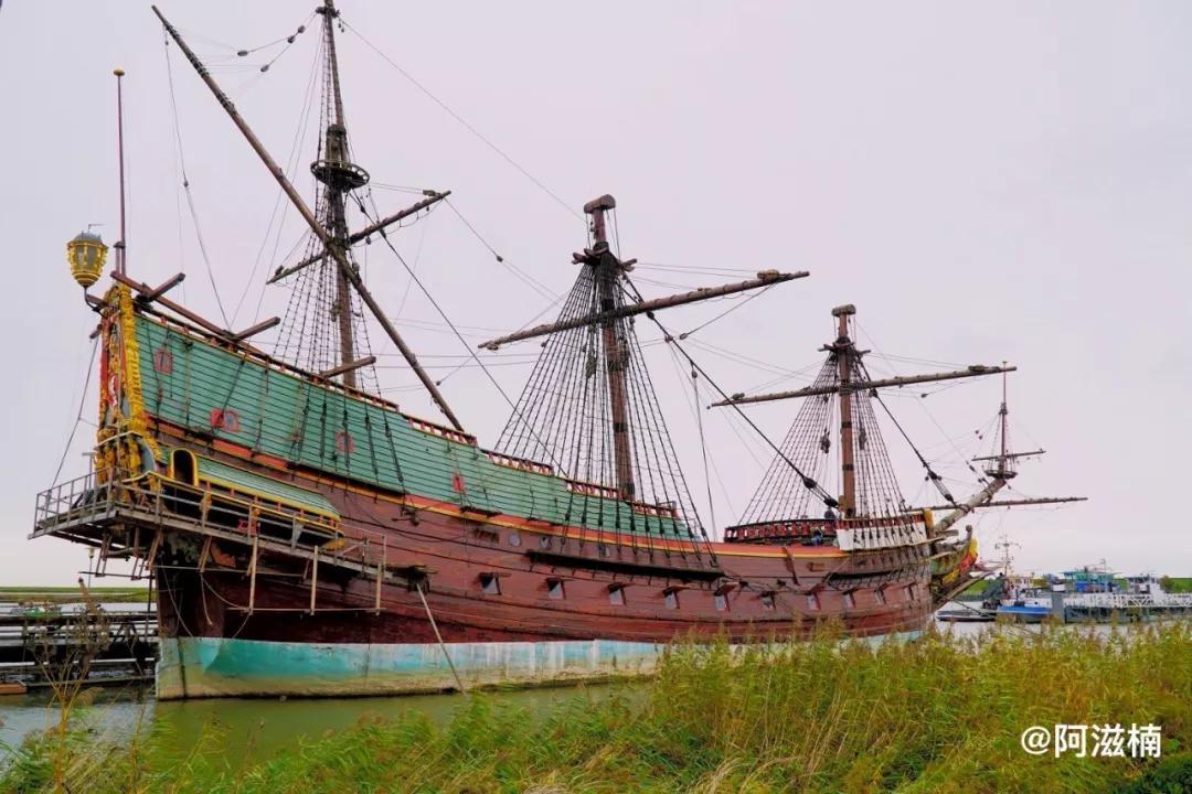 荷兰奥特莱斯折扣店,荷兰奥特莱斯打折