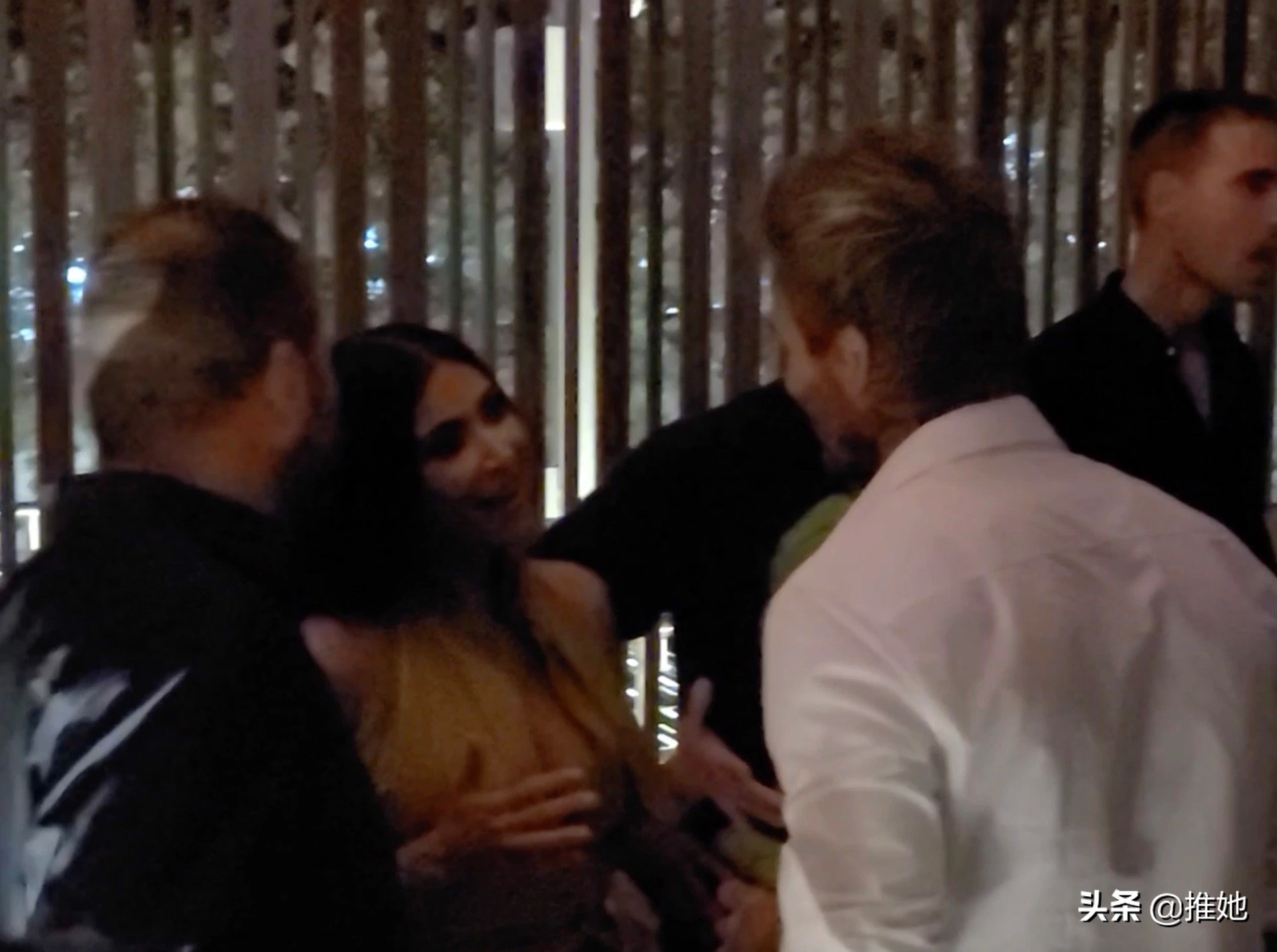 维多利亚贝嫂与奥尼尔,维多利亚亲吻小贝