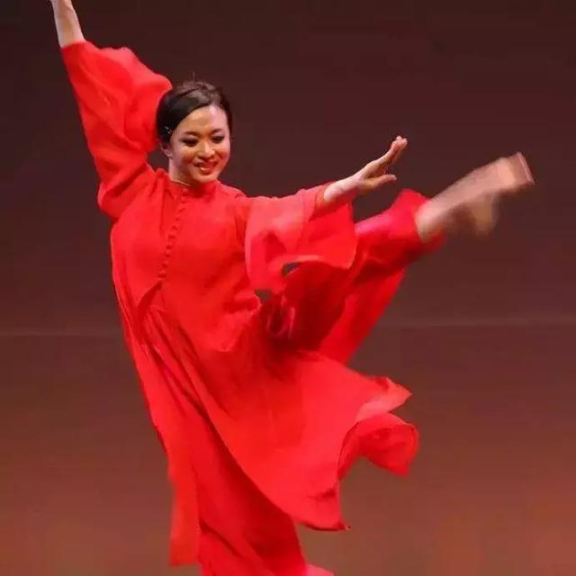 毒舌女王金星变性后续,毒舌金星的传奇人生