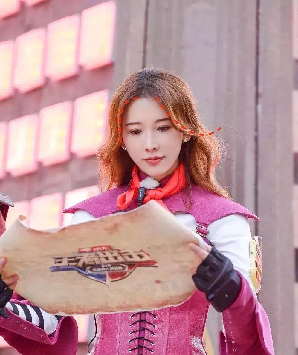 倒三角长脸发型2021流行发型,发型设计与脸型搭配方形脸