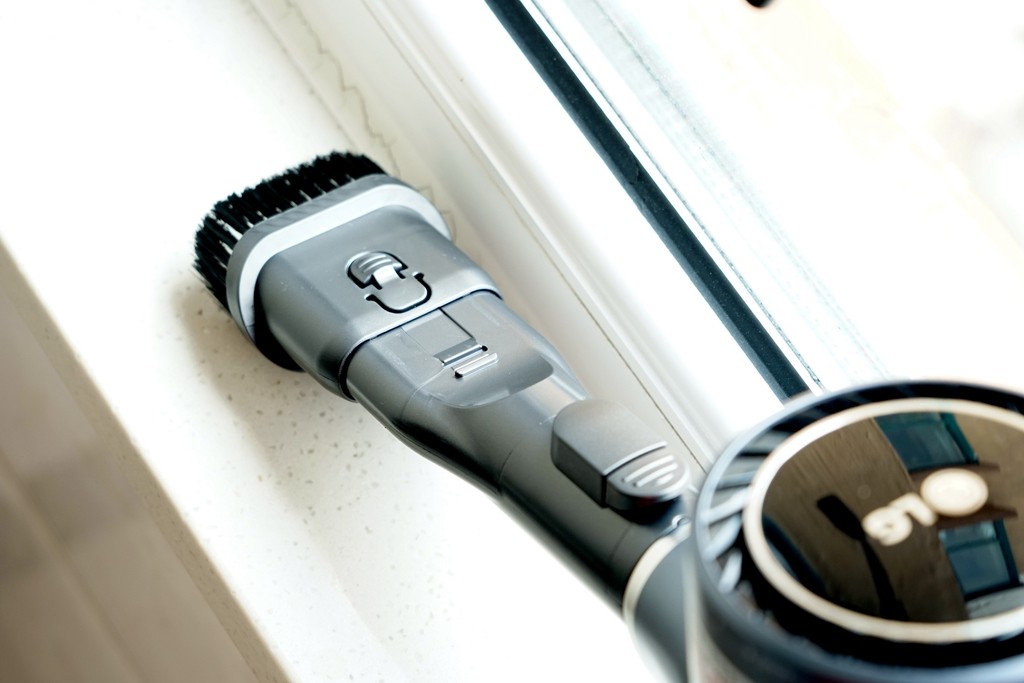 从脏到干净打扫房间的视频全过程,从天花板到床腿打扫卫生