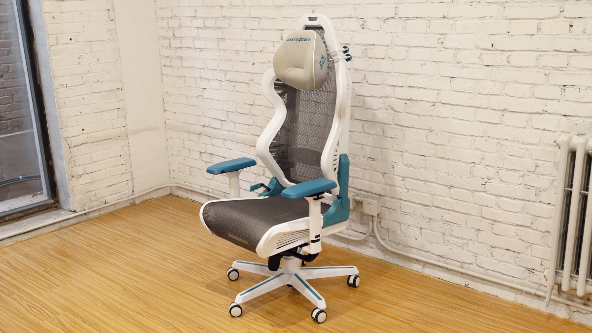 车顶太滑,不如找把好椅子坐着维权