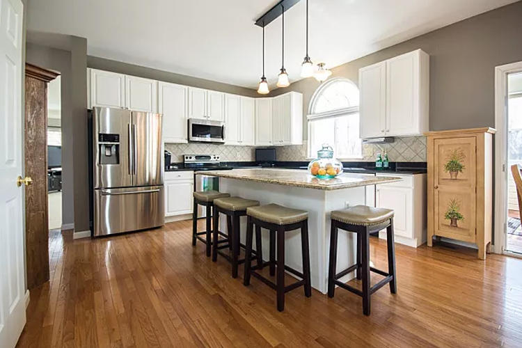 木地板用什么拖的亮洁如新,汽车木地板怎么保持光亮如新