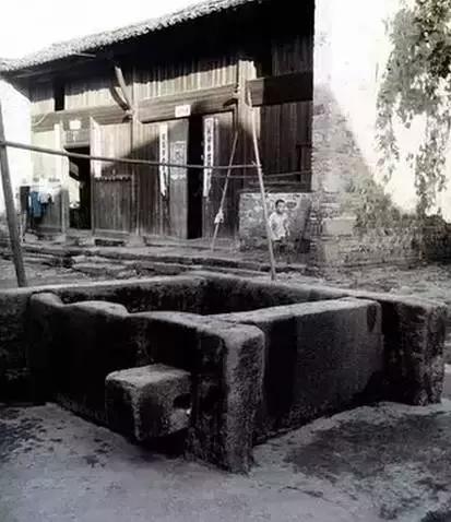 这个村庄一千年前建了个生态下水道，至今旱涝不惧