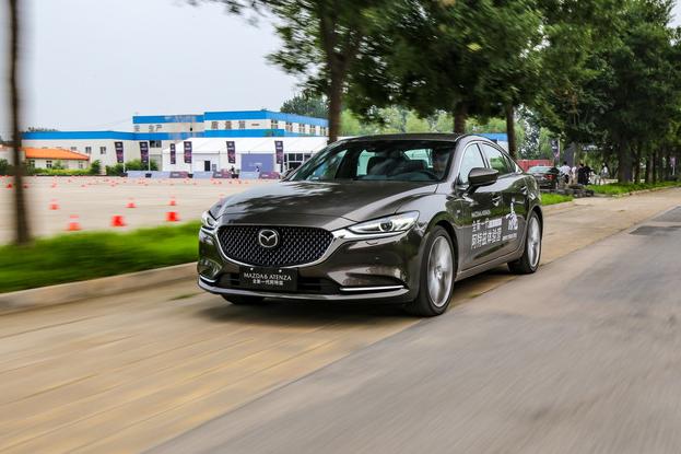 开完日产天籁，再换到马自达阿特兹上，老司机：差距真不一般！