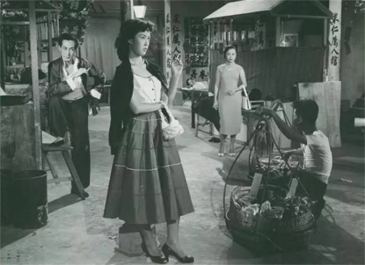 一生风流,也曾因被甩而痛哭,谢霆锋老爸才是真情圣