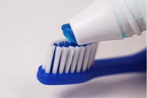 口腔六大常见疾病，专家建议这样做