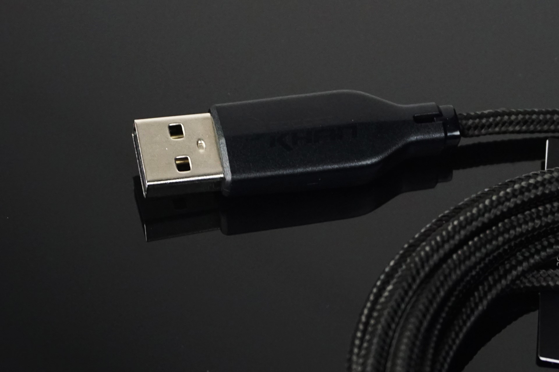 除了价格高点冰豹这款游戏耳机真的很不错