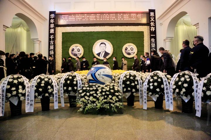 大连缅怀张恩华,足球界悼念张恩华