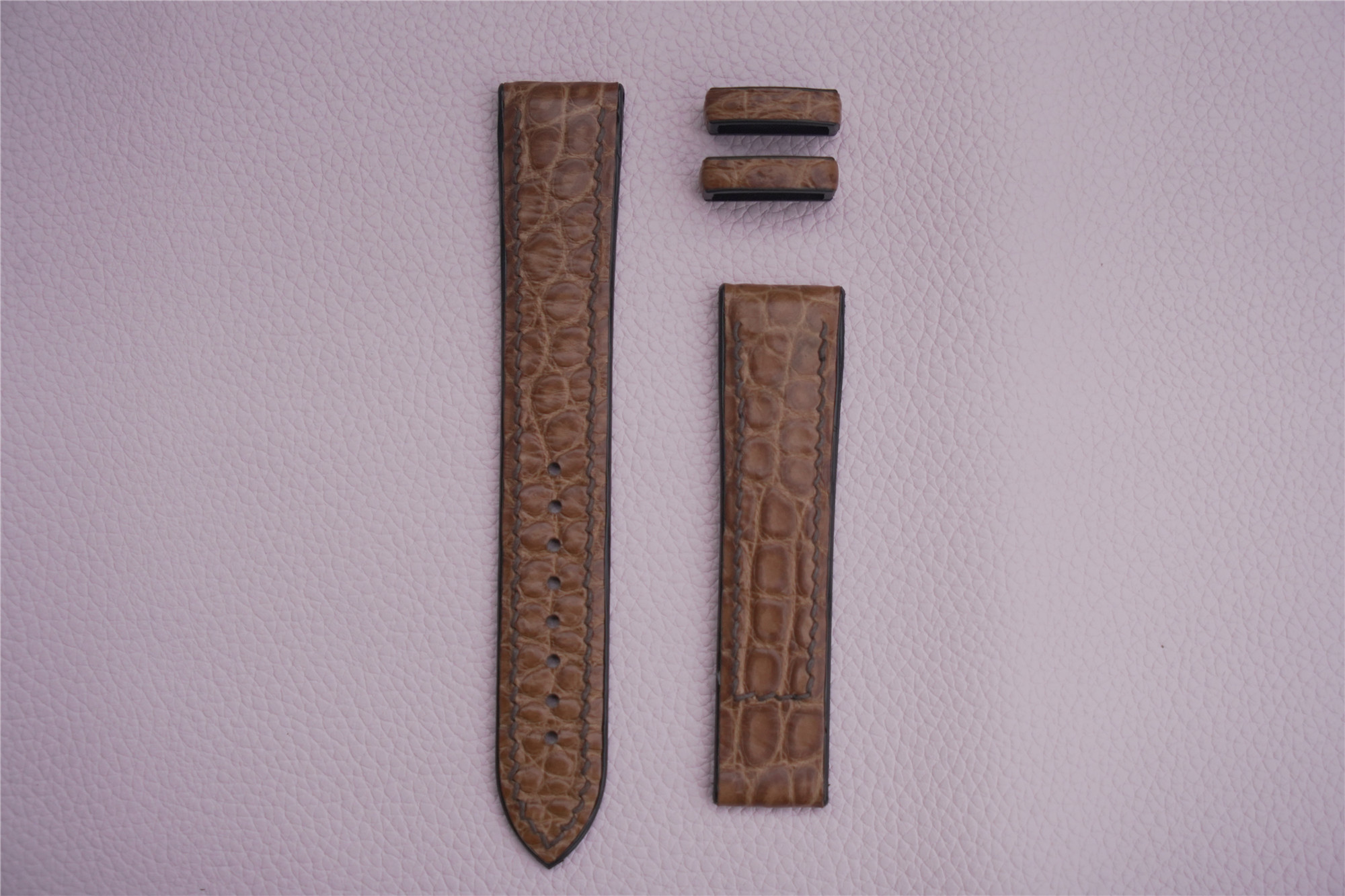 夏天戴手表用什么表带比较好,华为手表夏天戴什么表带