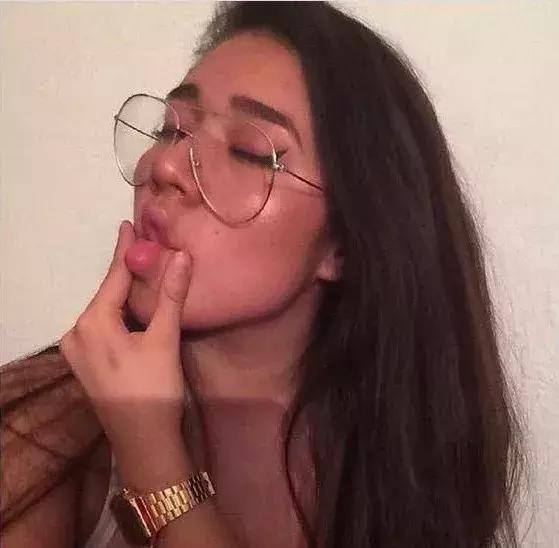 超详细干货｜游泳池里到底用什么手法才能不脱妆？