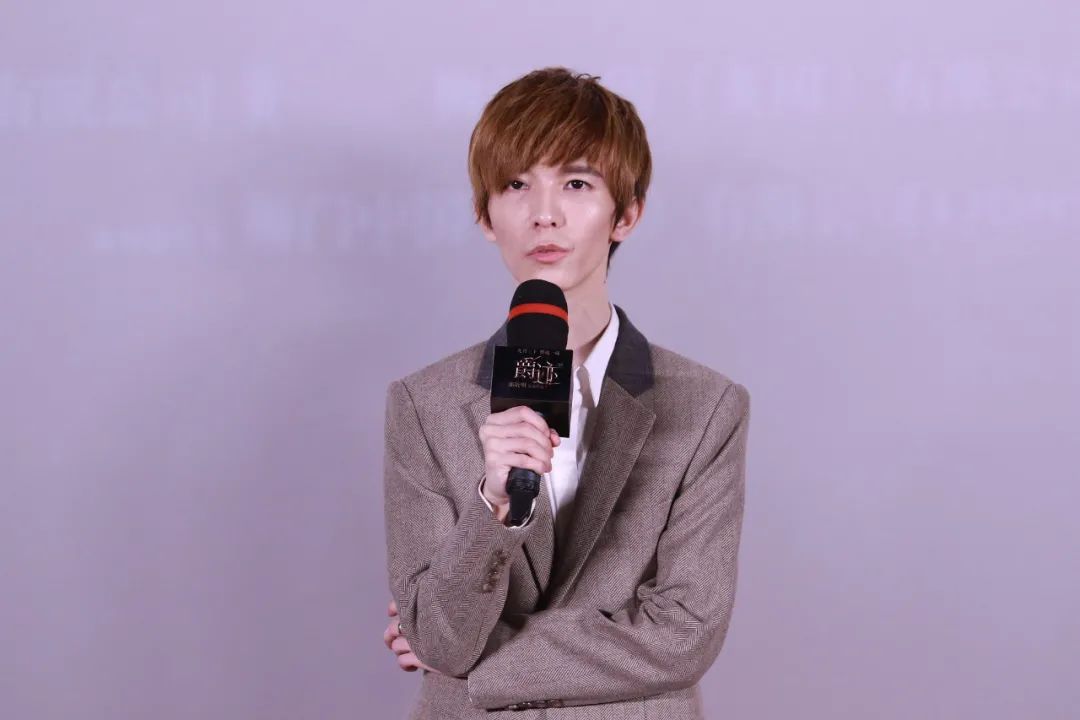 郑爽代言仅8天被PRADA终止合作；庄羽催郭敬明公开收益