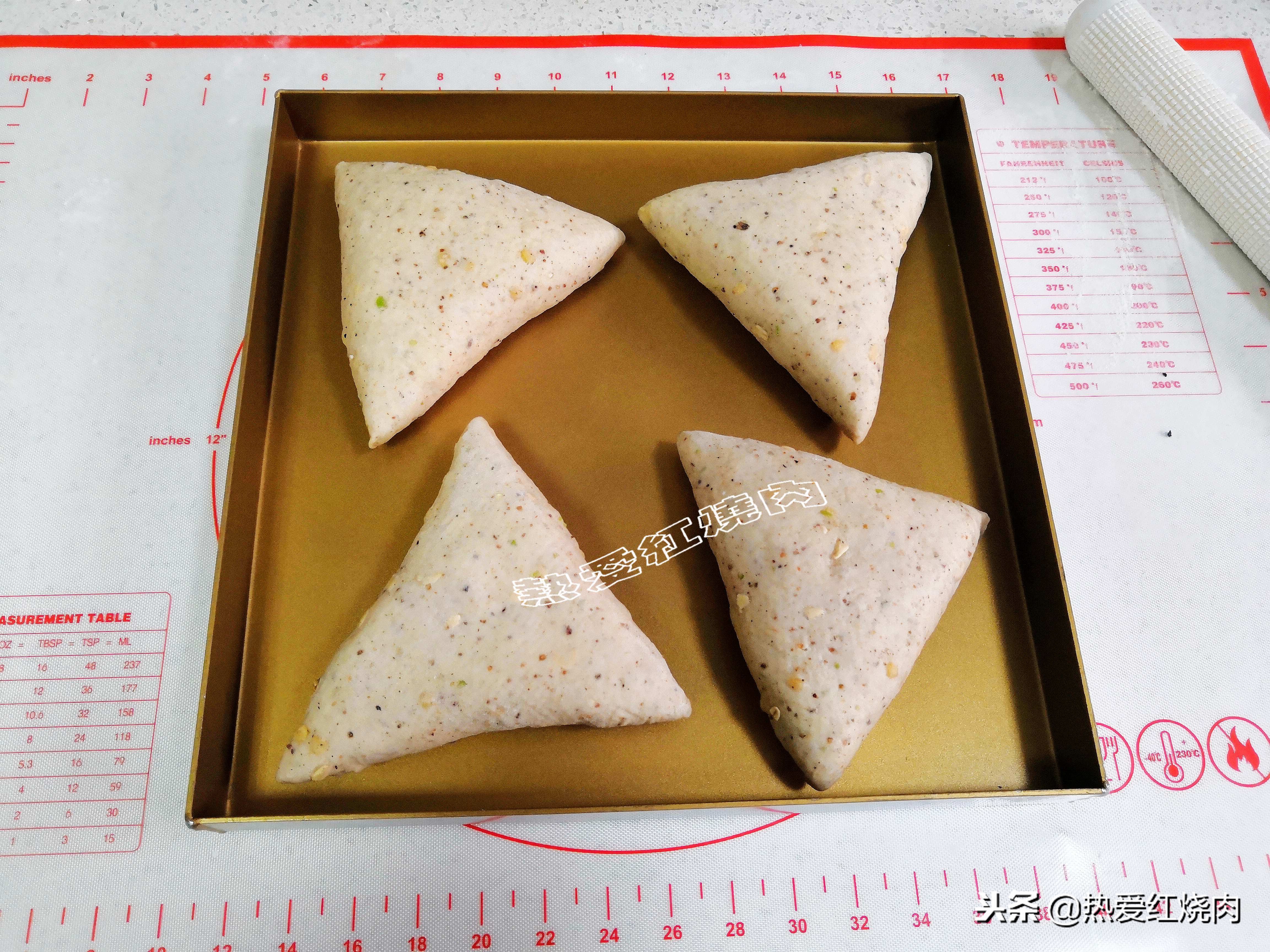 不用揉出膜的黑芝麻面包做法,不用揉出膜的粗粮面包做法