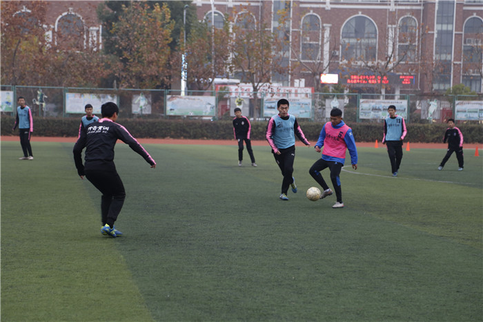 闃滈槼闈掑皯骞磋冻鐞冭仈璧涘崄涔濅腑,缁胯尩杩芥ⅵ鏍″洯瓒崇悆鑱旇禌