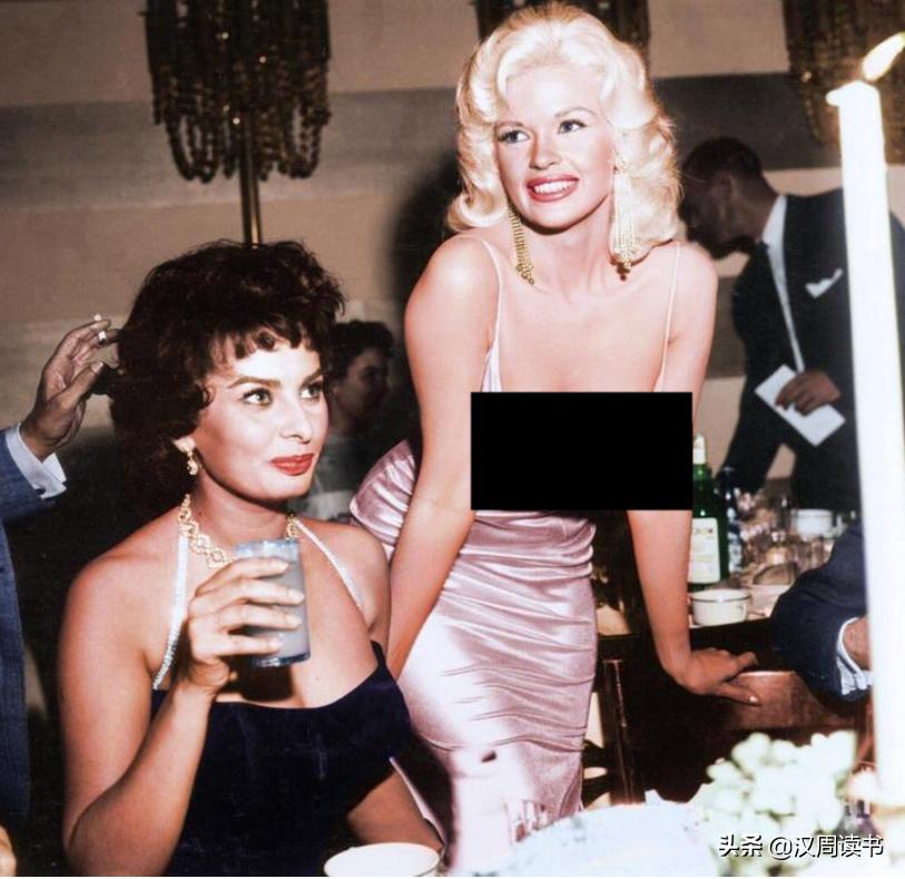 老照片1950年代的玛丽莲梦露,玛丽莲梦露粉红色裙子