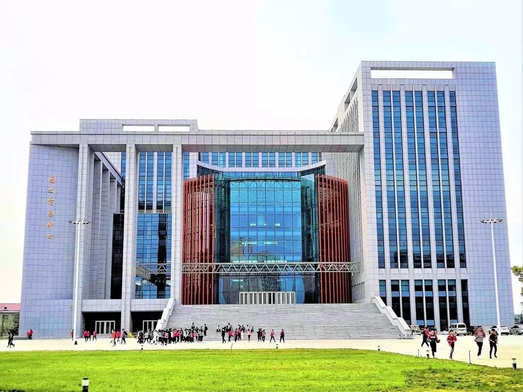 河北工业职业技术学院校园,有河北工业职业技术学院吗