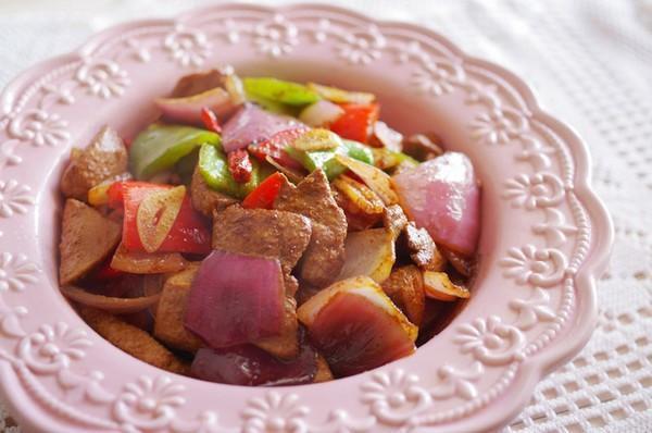 鲈鱼豆腐洋葱家常做法,猪肝丝瓜洋葱的做法