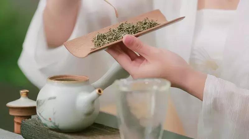 买茶的和卖茶的都要长一双慧眼,卖茶的嫌茶贵