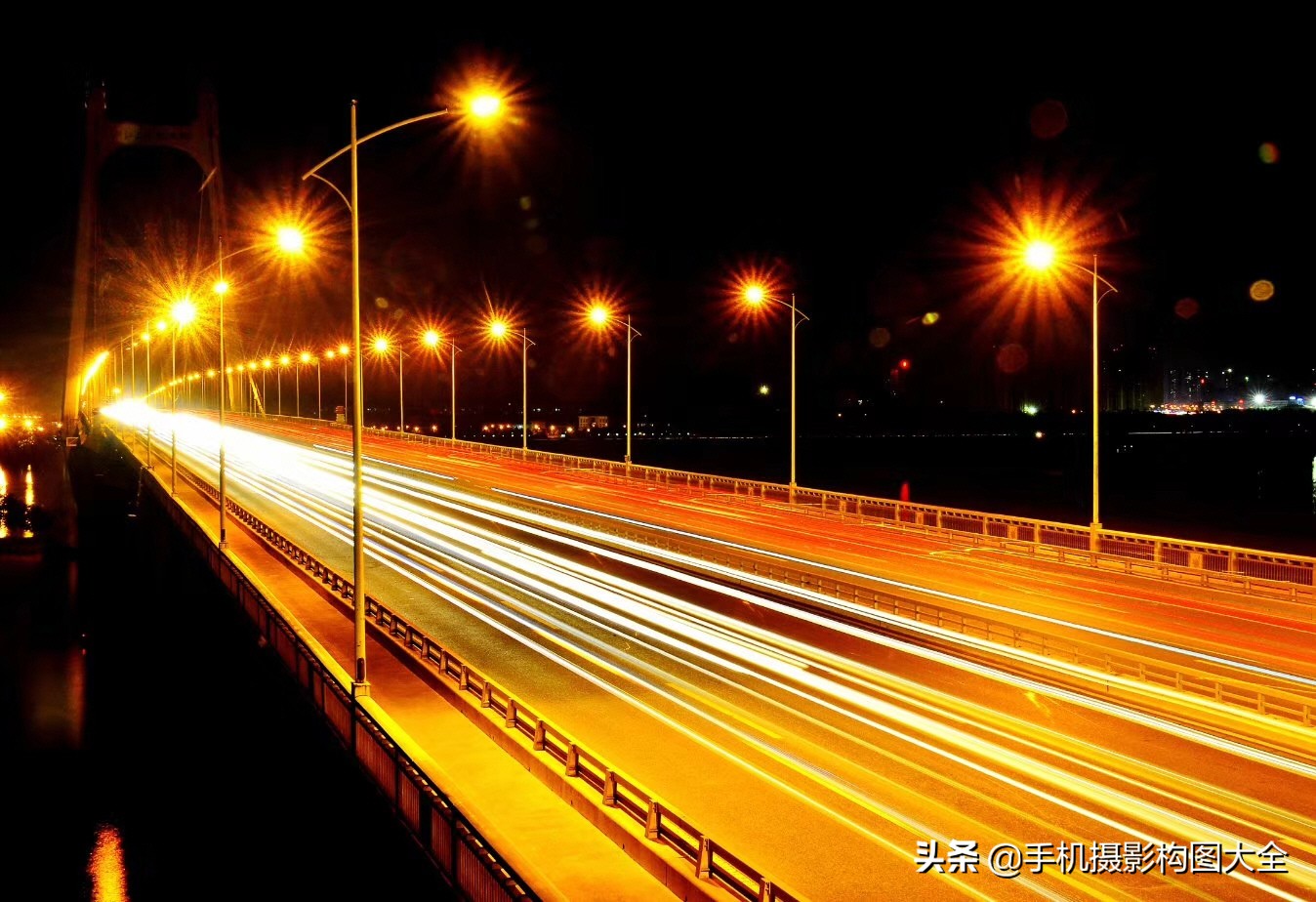拍照车流流光技巧,手机摄影技巧拍倒影