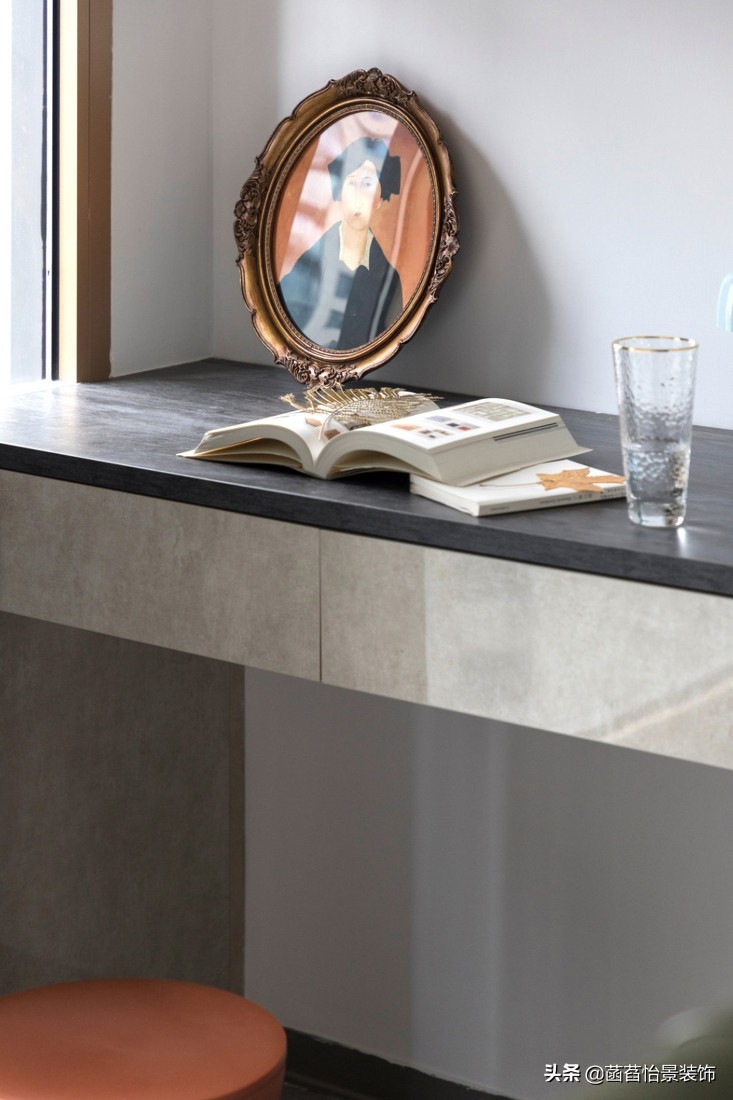 130平轻奢暖色风格,130平暗灰风格