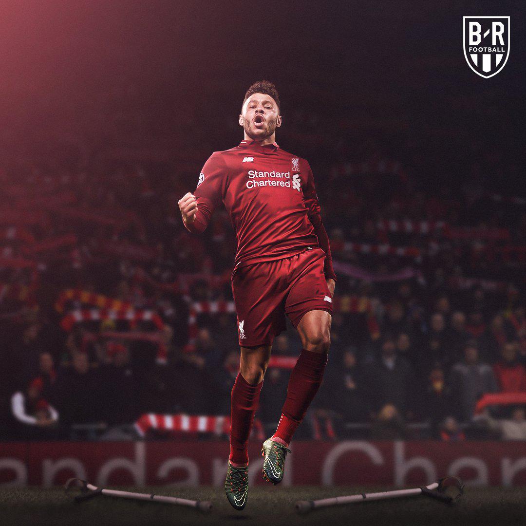 欧冠名场面米兰金童爆趟巴萨防线,范佩西凌空斩集锦