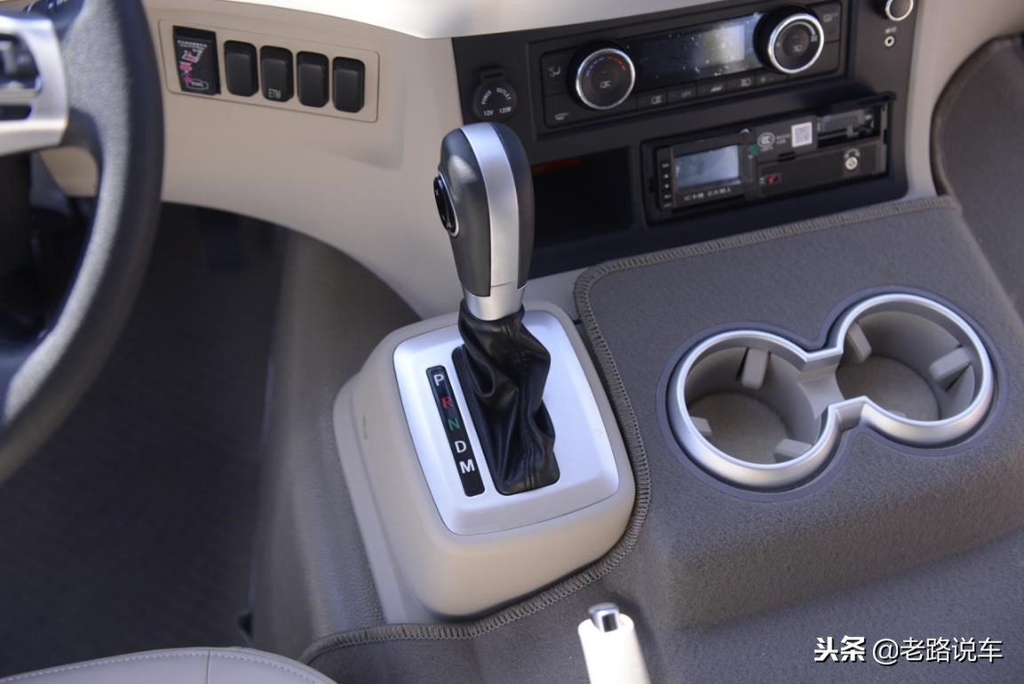 宇通t7汽油版价格表,宇通t72019款3.5t汽油自动旗舰版