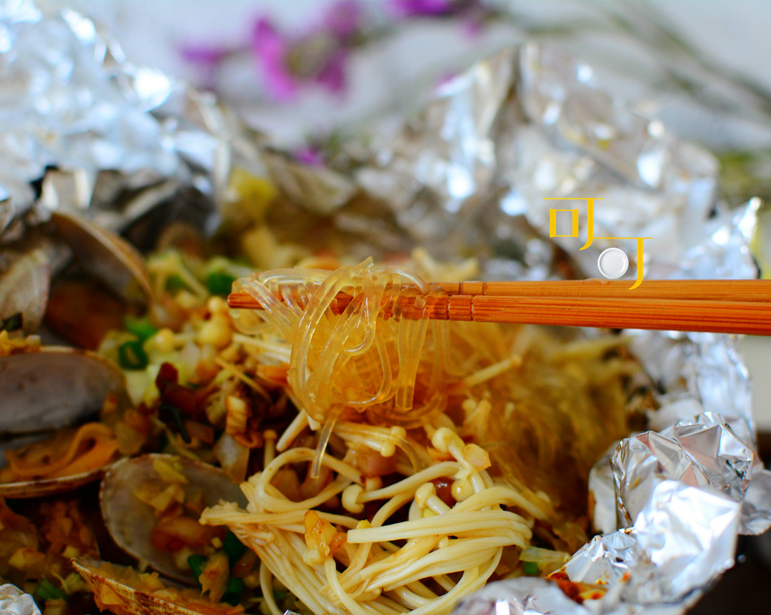 锡纸花甲粉什么样的人群最爱吃,这么冷的天来碗热乎乎的花甲粉