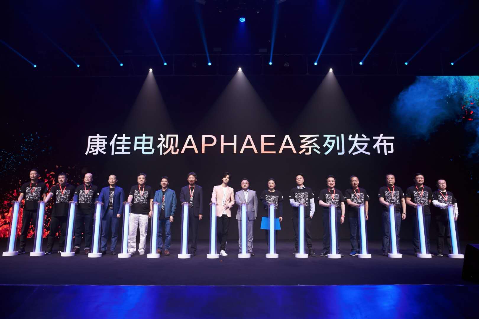 比心,带走总裁真AI的竟然不是当红小花，而是鹿晗！